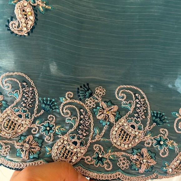 New silk saree set. - Picture 4 of 5